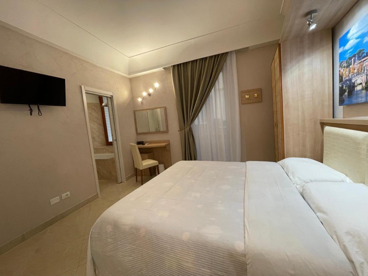 S.P.Q.R. Suite Рим Екстер'єр фото