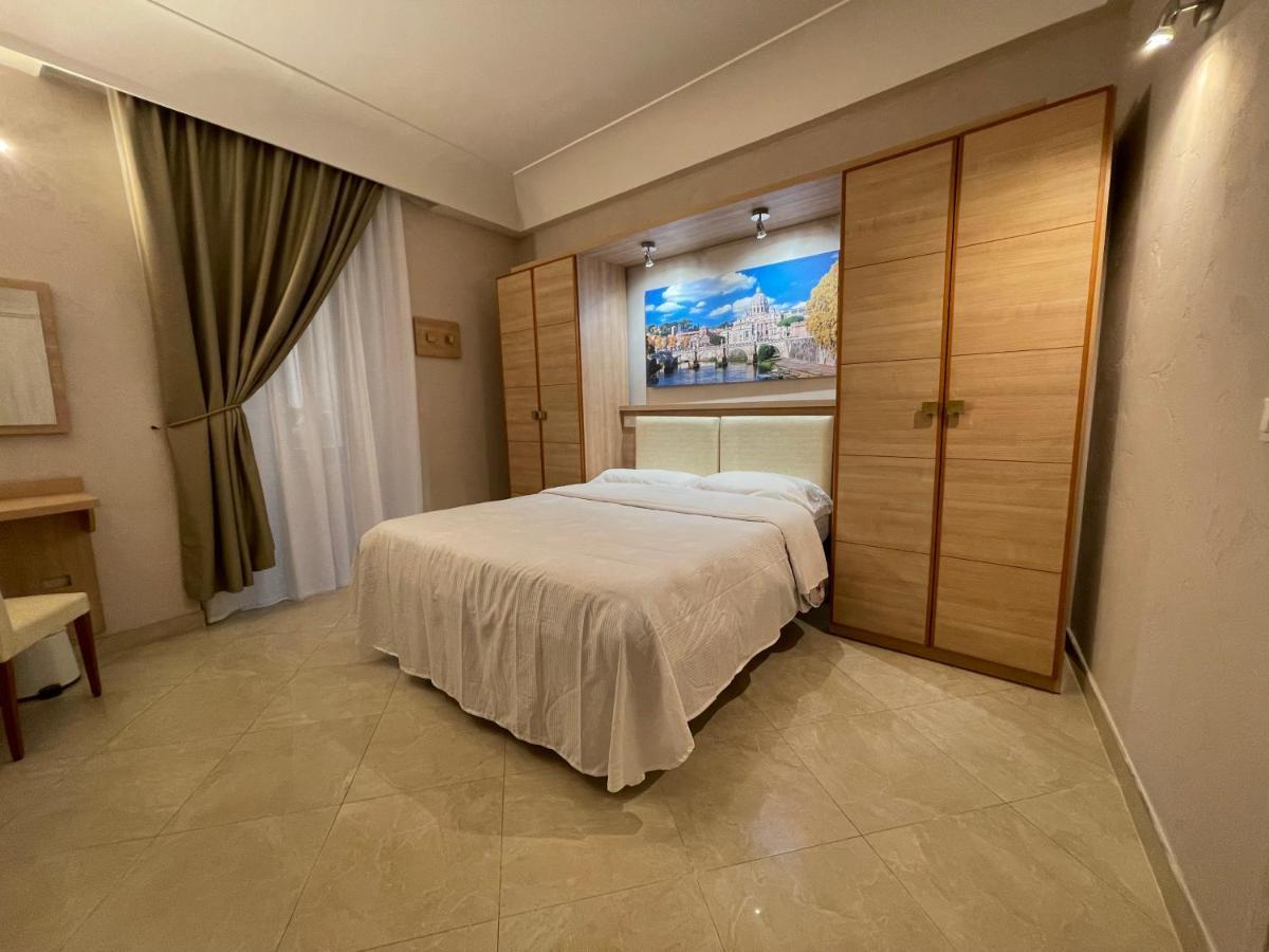 S.P.Q.R. Suite Рим Екстер'єр фото