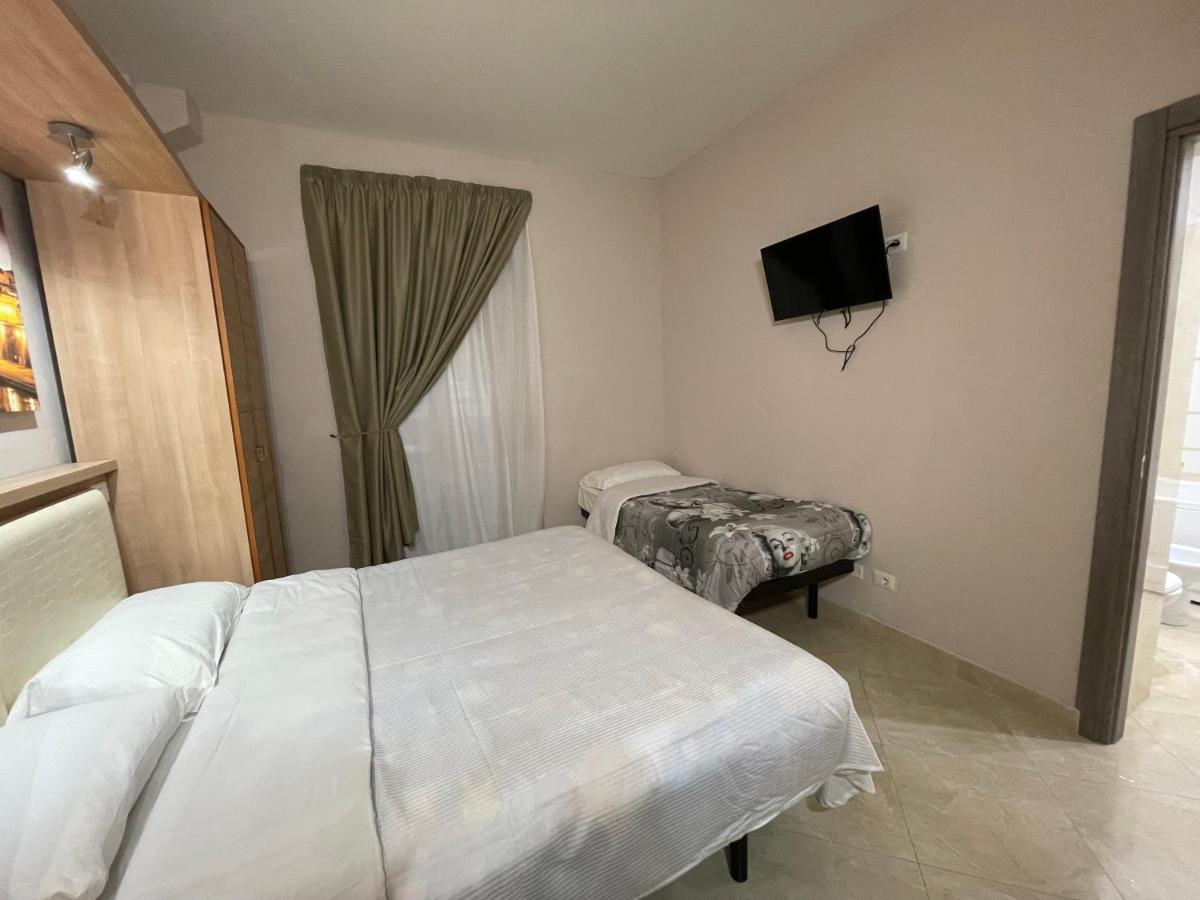 S.P.Q.R. Suite Рим Екстер'єр фото